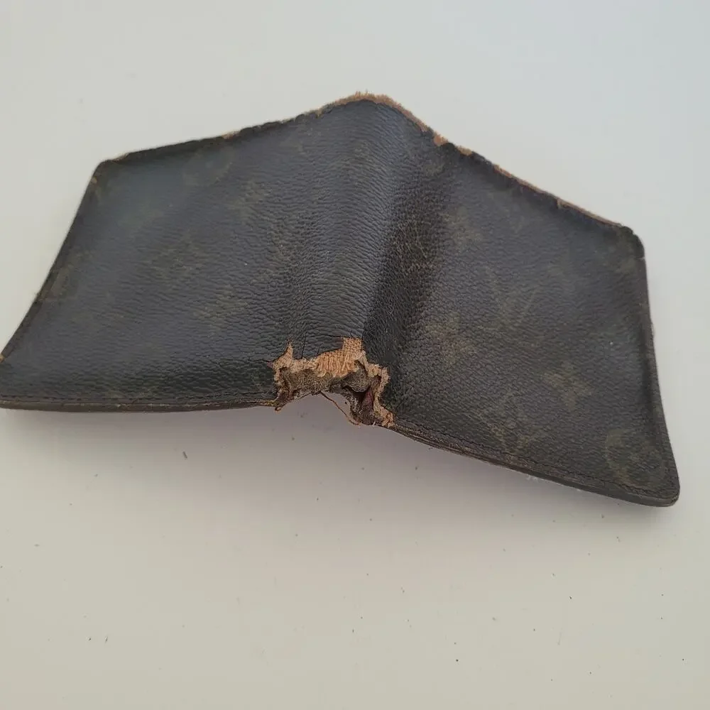 Vintage Louis Vuitton Men's LV Brown Bi-Fold Leather Wallet‎ Monogram Card Bill